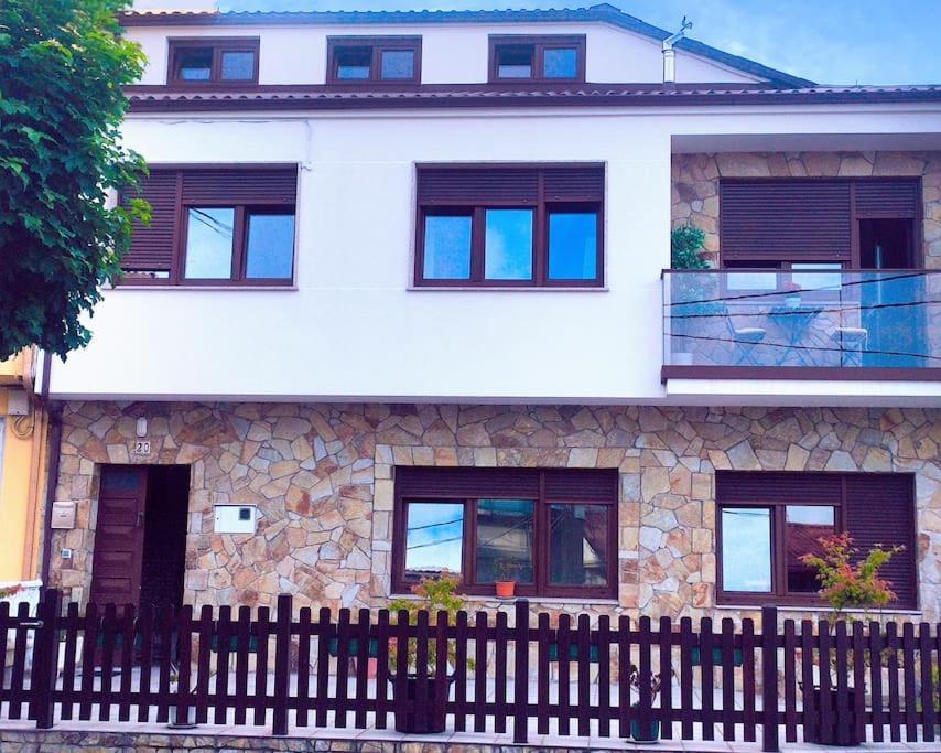 דירות Corcubión La Casa Del Arbol מראה חיצוני תמונה
